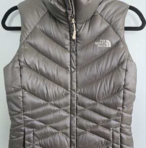 The North Face 550 Down Insulated Gray Puffer Vest Size Small